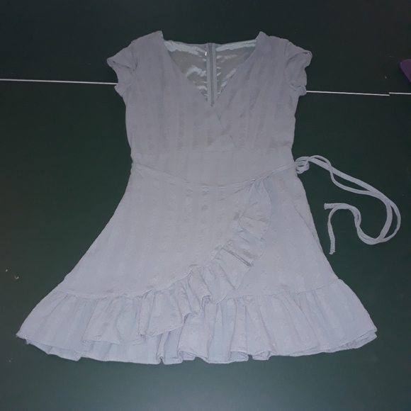 Blue short sleeve wrap dress with frill trim and zipper size small - Picture 2 of 8